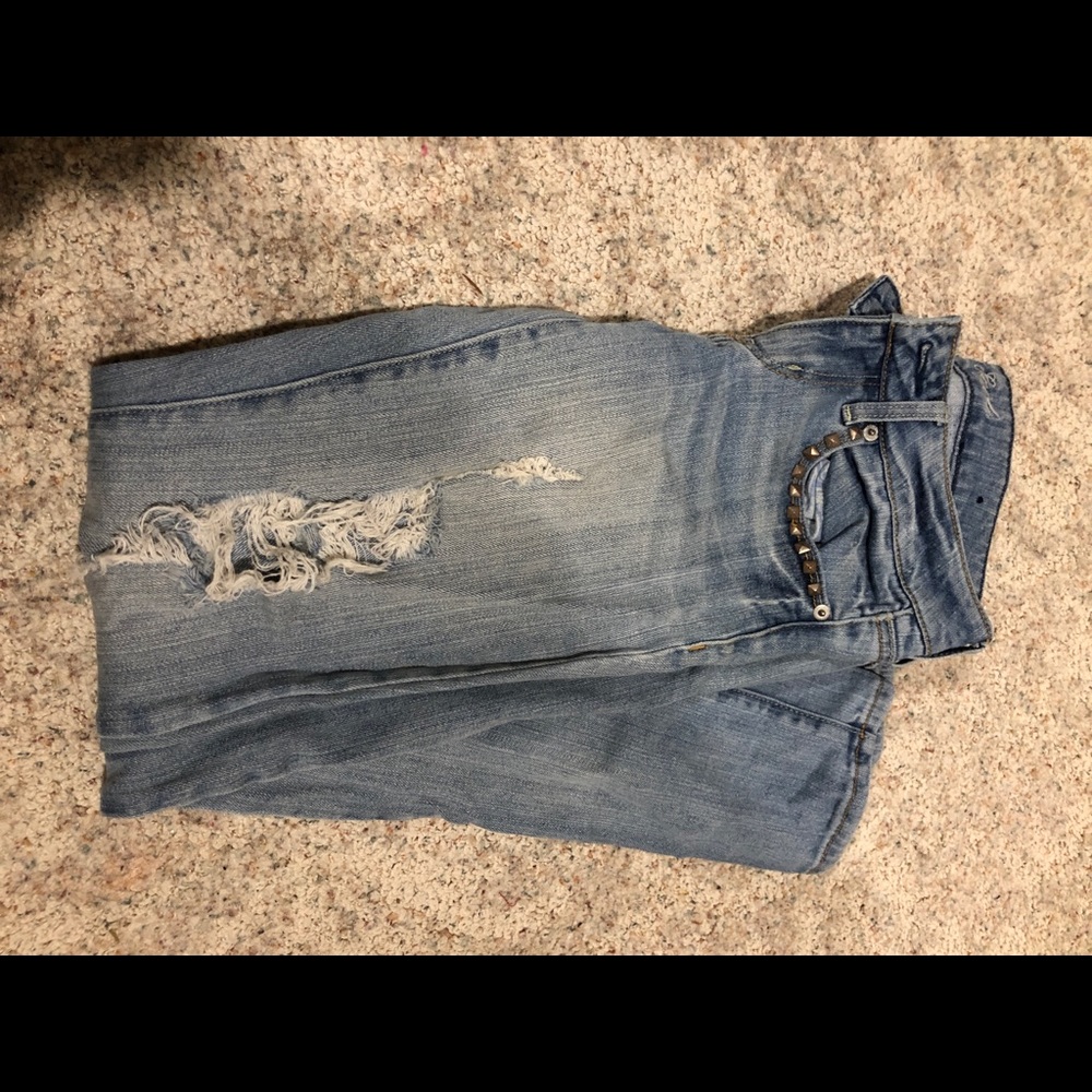 American Eagle size 4 ripped skinny Jean